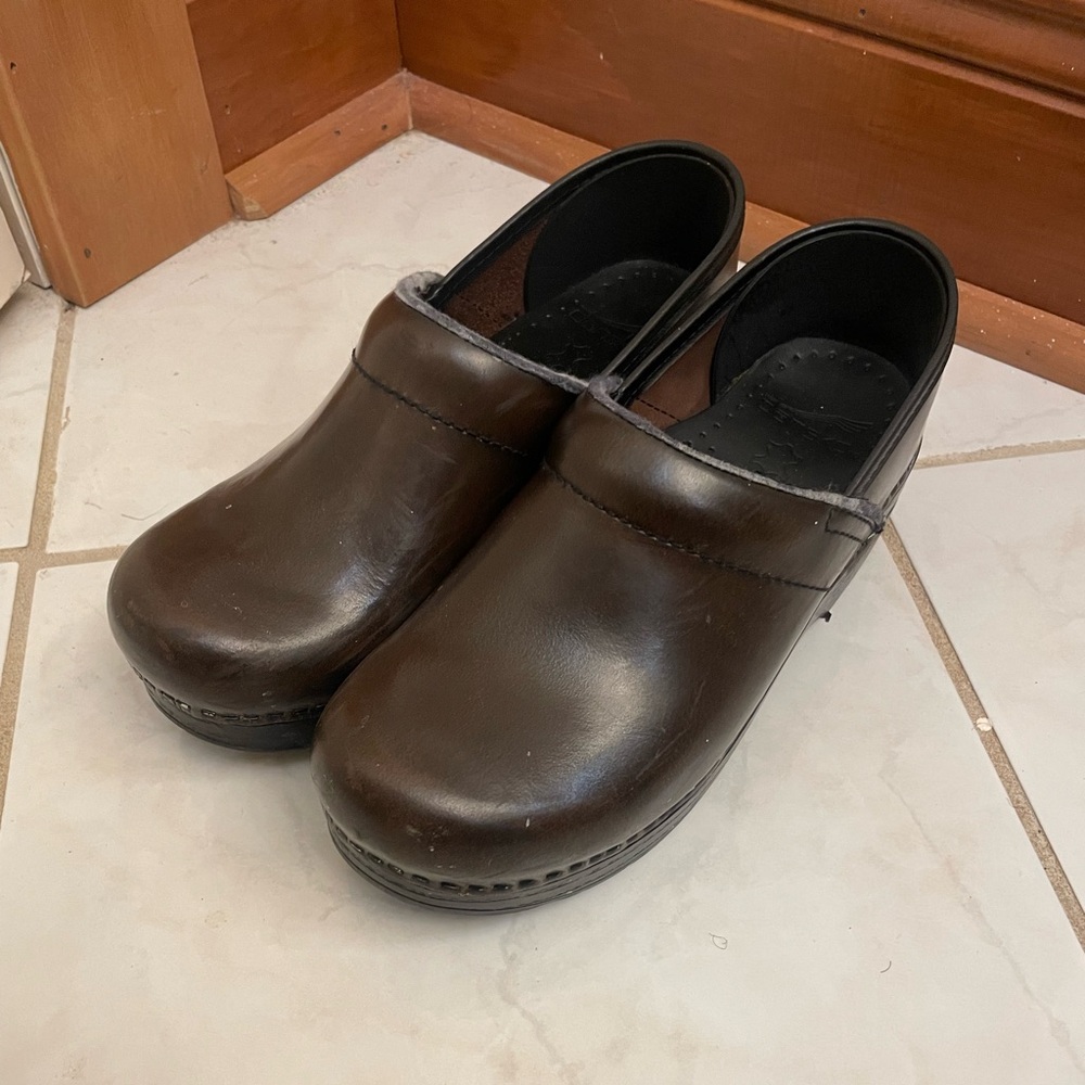 Dansko Brown Leather Clogs Comfort Casual Career Professional Orthopedic SZ 38 - Picture 14 of 15